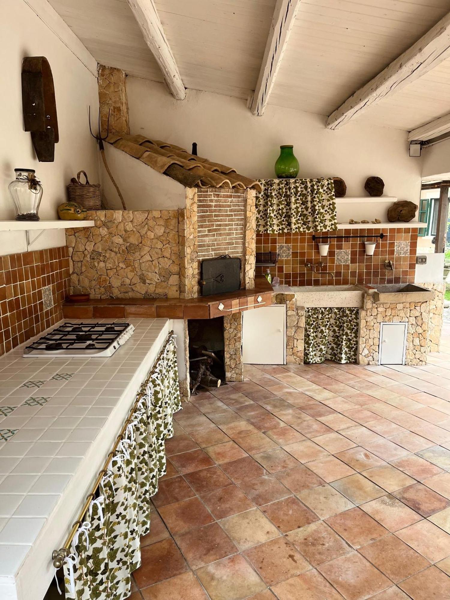Villa Pantalica Lato *